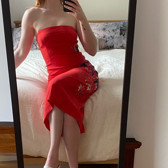 Tanya Taylor resort 2018 strapless red dress with floral detail - Picture 3 of 12